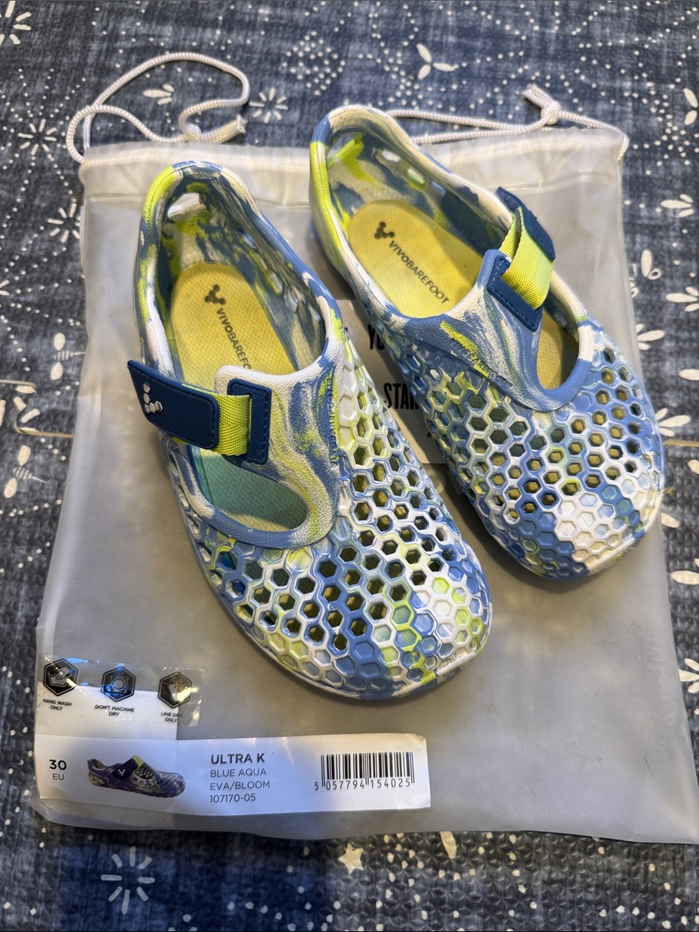 Vivobarefoot Kids 12 Ultra Bloom Water Shoes in Blue